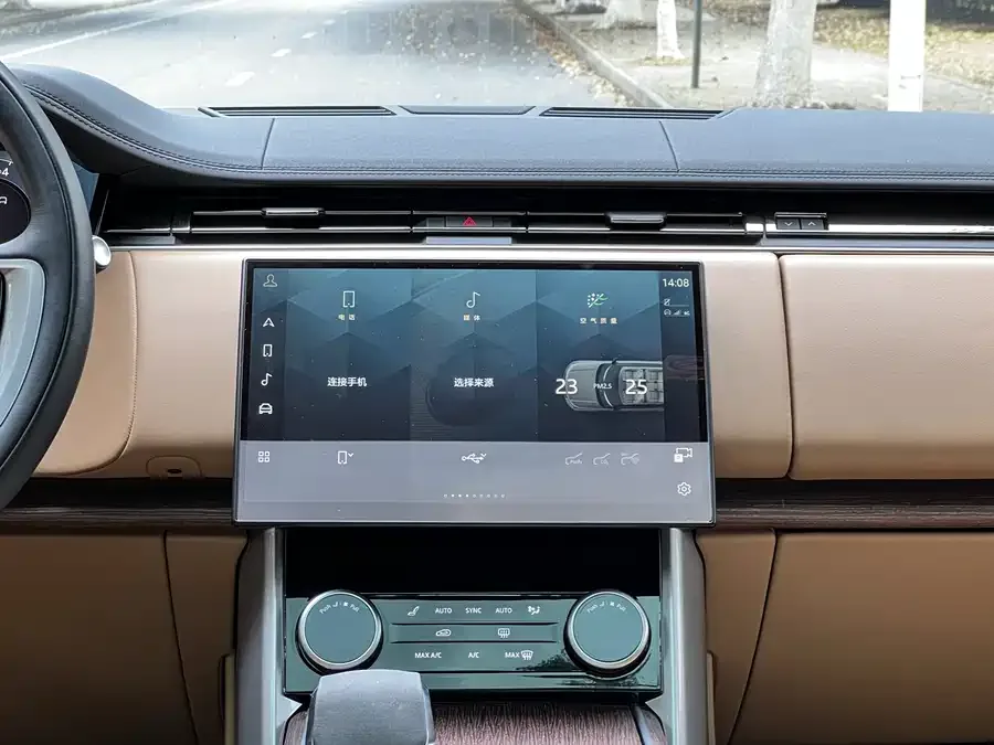 Land Rover Range Rover Range Rover 2023 3.0 L6 360PS Grand Edition 2024 — миниатюра 5