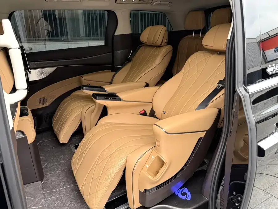 BYD D9 Denza D9 2024 EV 600 4WD Premium Edition 2024 — миниатюра 2