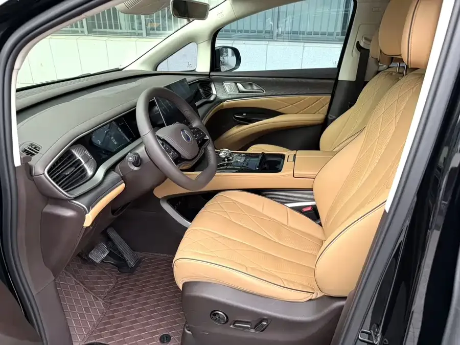 BYD D9 Denza D9 2024 EV 600 4WD Premium Edition 2024 — миниатюра 4