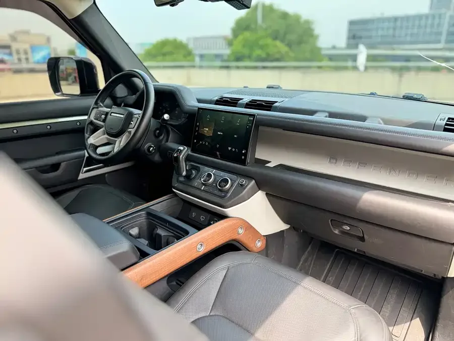 Land Rover guard Land Rover Defender 2022 90 3.0T P400 Dark Special Edition 2022 — миниатюра 3