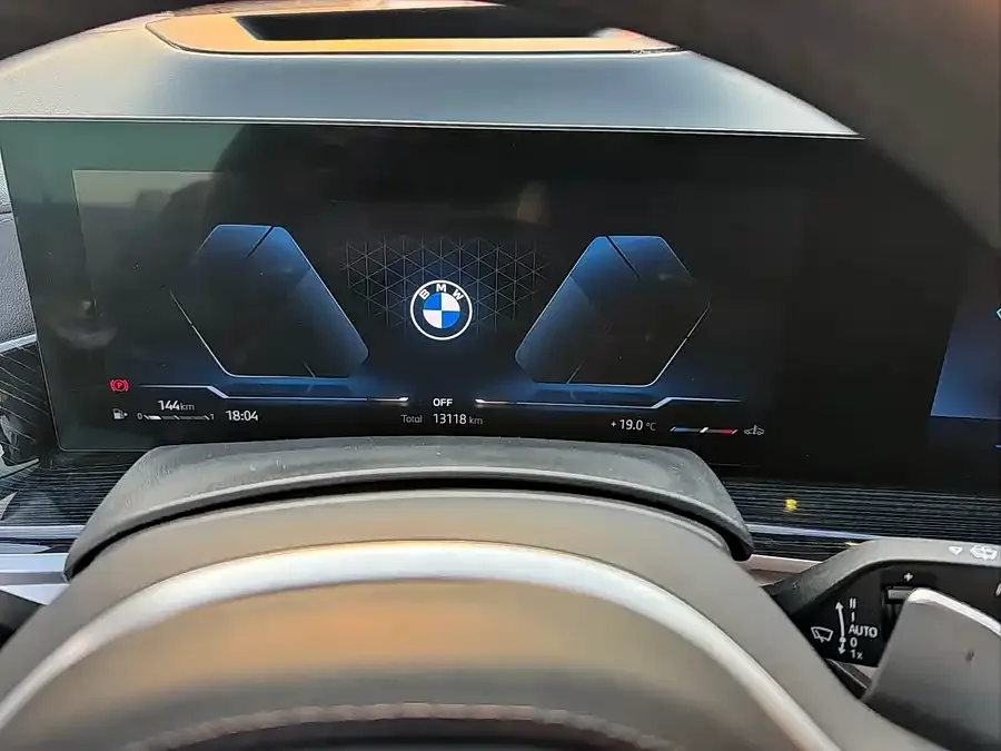 BMW X6 2023 xDrive40i Exclusive M Sports Package 2024 — миниатюра 3