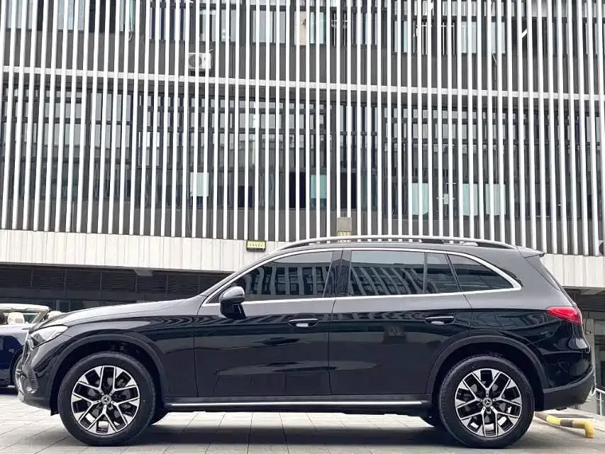 Mercedes-Benz GLC-Class Mercedes-Benz GLC 2023 GLC 260 L 4MATIC dynamic 7-seater 2023 — миниатюра 5