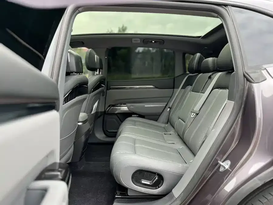 Zeekr 7X Zeekr 7X 2025 100kWh Long-range Rear-wheel Drive Smart Driving Edition 2025 — миниатюра 2