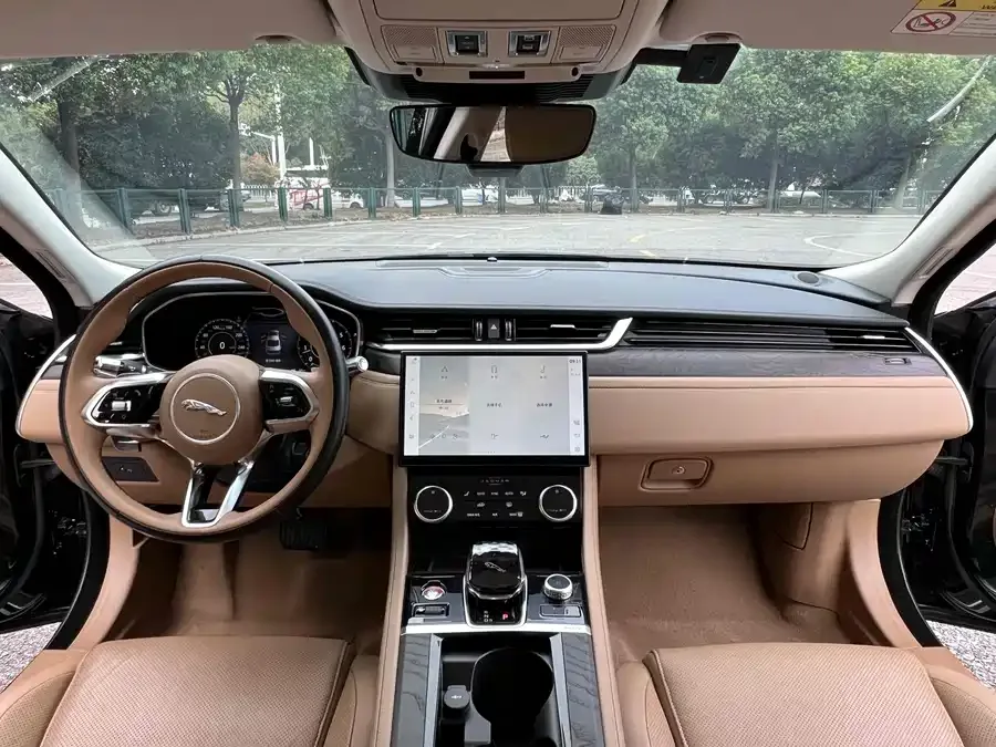 Jaguar XFL 2024 2.0T P250 2WD Luxury Edition 2024 — миниатюра 3