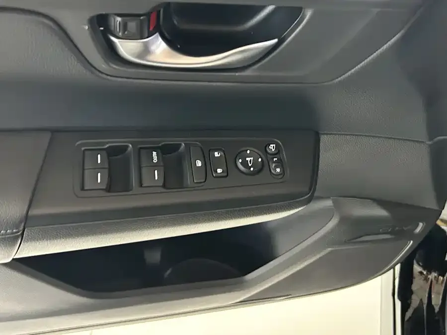 Honda CR-V 2024 240TURBO 2WD Front Edition 5 Seaters 2024 — миниатюра 3