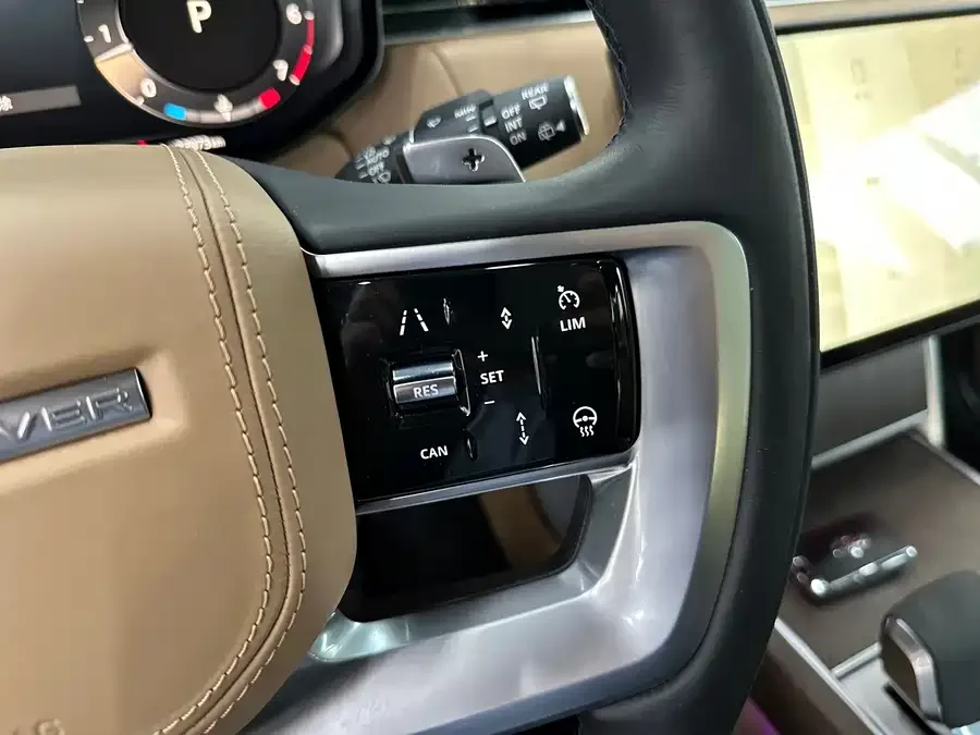 Land Rover Range Rover Range Rover 2024 3.0 L6 400PS Extended Edition 2024 — миниатюра 3