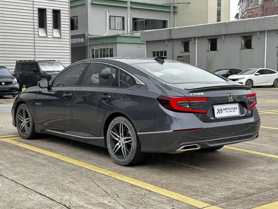 Honda Accord 2022 Accord 260TURBO Fantasy Night Premium Edition 2023 — миниатюра 2
