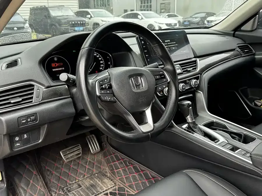 Honda Accord 2022 Accord 260TURBO Fantasy Night Premium Edition 2023 — миниатюра 3