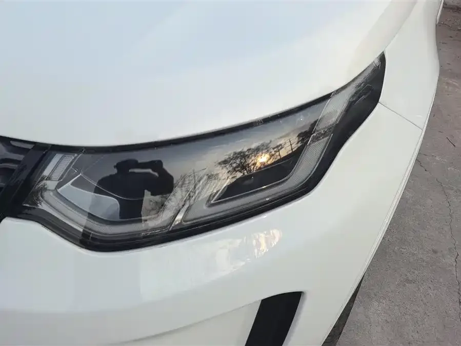 Land Rover Pre-owned Discovery Sports Discovery Sport 2022 249PS R-Dynamic SE Performance Technology Edition 5 Seaters 2022 — миниатюра 5