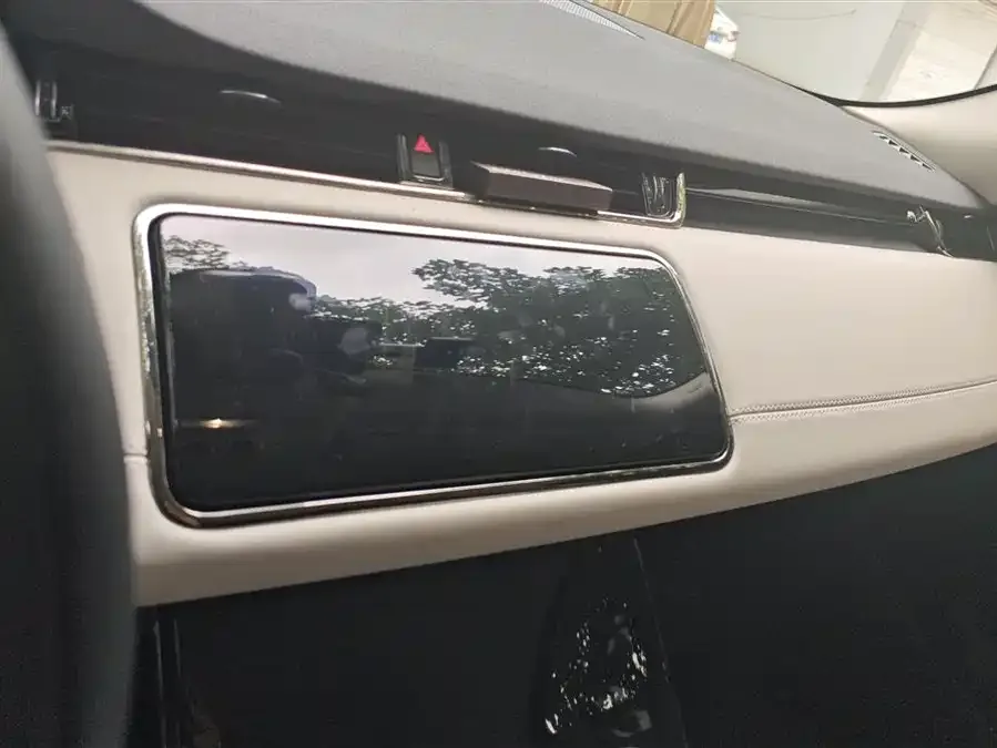 Land Rover Range Rover Aurora Range Rover Evoque 2021 Evoque L 249PS R-Dynamic First edition 2022 — миниатюра 4