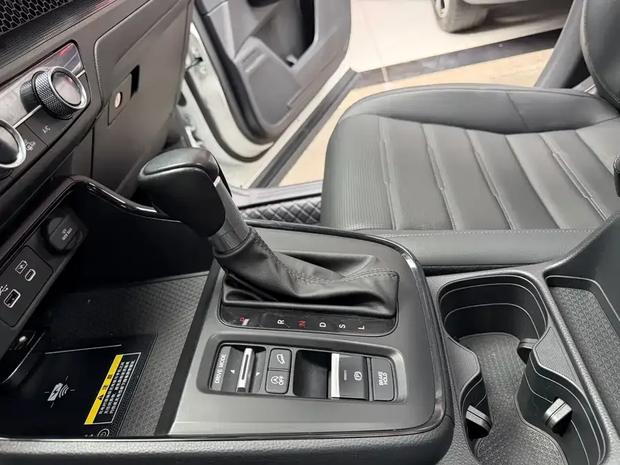 Honda CR-V 2023 240TURBO 2WD Front Edition 5 Seaters 2023 — миниатюра 4