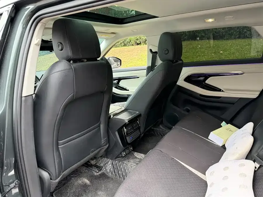 Land Rover Range Rover Aurora Range Rover Evoque 2021 Evoque L 249PS R-Dynamic First edition 2022 — миниатюра 3