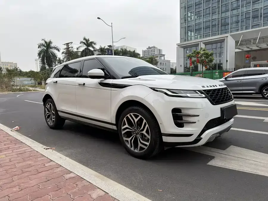 Land Rover Range Rover Aurora Range Rover Aurora 2023 Aurora L 249PS Luxury Edition 2024 — миниатюра 3