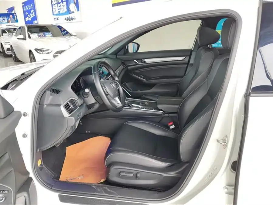 Honda Inspire Inship 2022 260TURBO Exquisite Edition 2022 — миниатюра 3