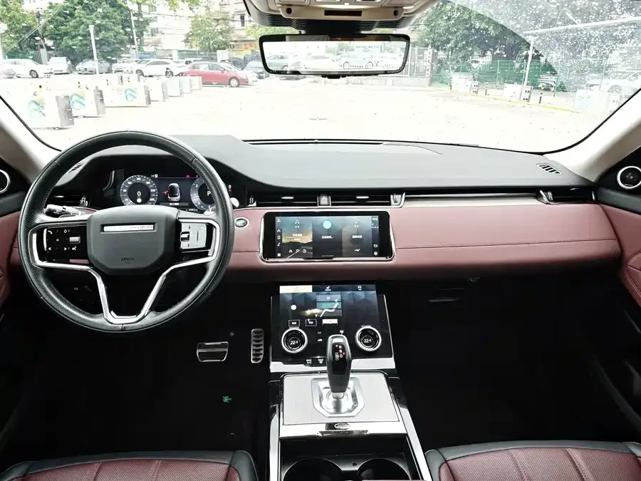 Land Rover Range Rover Aurora Range Rover Aurora 2023 Aurora L 249PS Luxury Edition 2024 — миниатюра 4