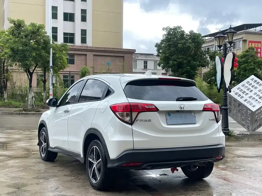 Honda VEZEL 2022 VIZI 1.5L CVT Phantom Night Pioneer Edition 2022 — миниатюра 5