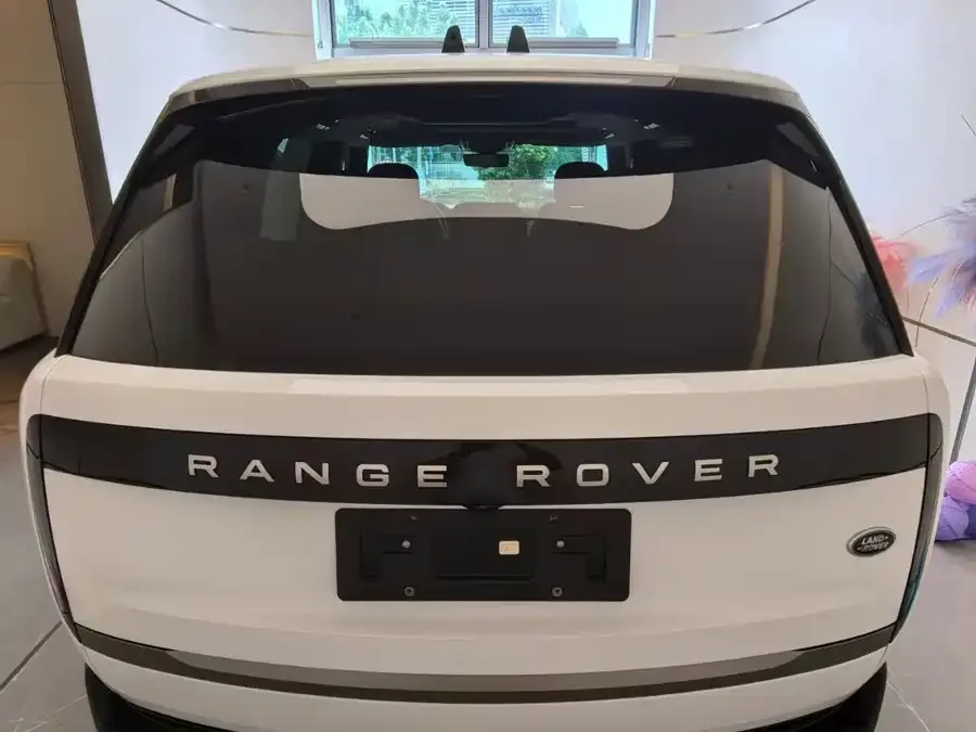 Land Rover Range Rover Range Rover 2024 3.0 L6 400PS Extended Edition 2024 — миниатюра 2