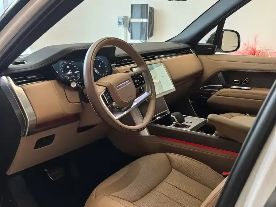 Land Rover Range Rover Range Rover 2024 3.0 L6 400PS Extended Edition 2024 — миниатюра 3
