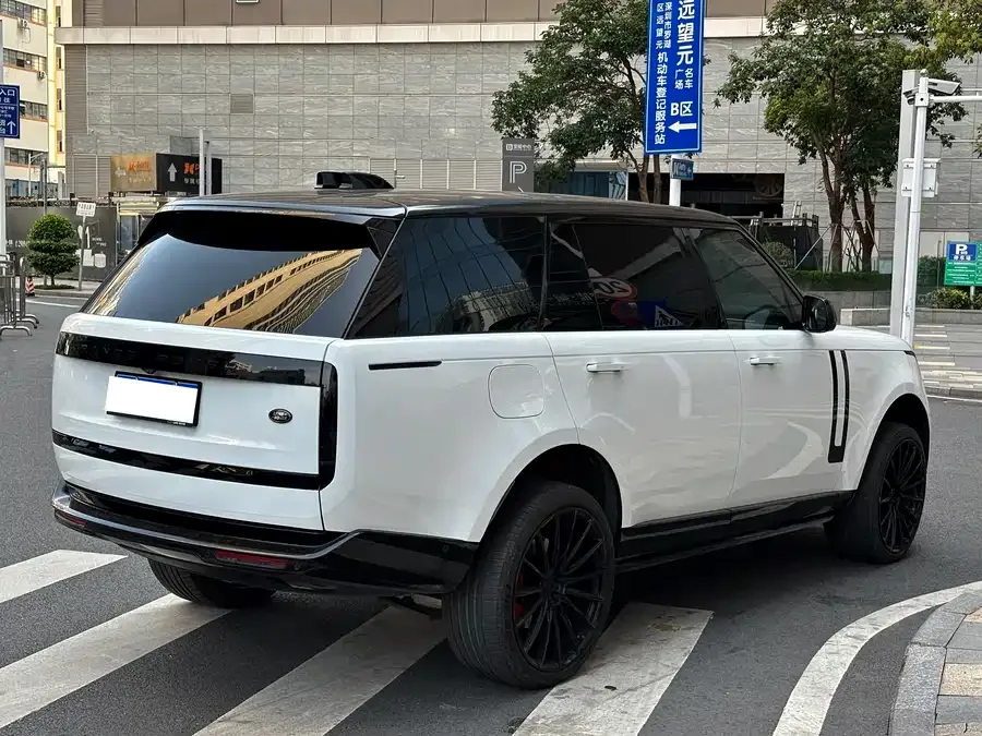 Land Rover Range Rover Range Rover 2023 3.0 L6 400PS Seven-seat Extended Edition 2023 — миниатюра 3