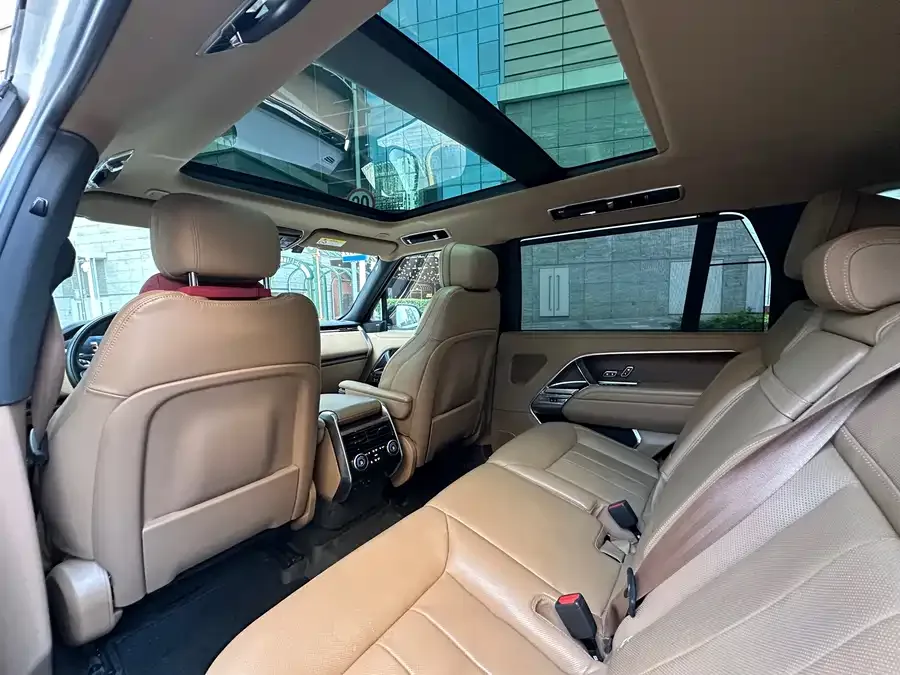 Land Rover Range Rover Range Rover 2023 3.0 L6 400PS Seven-seat Extended Edition 2023 — миниатюра 5