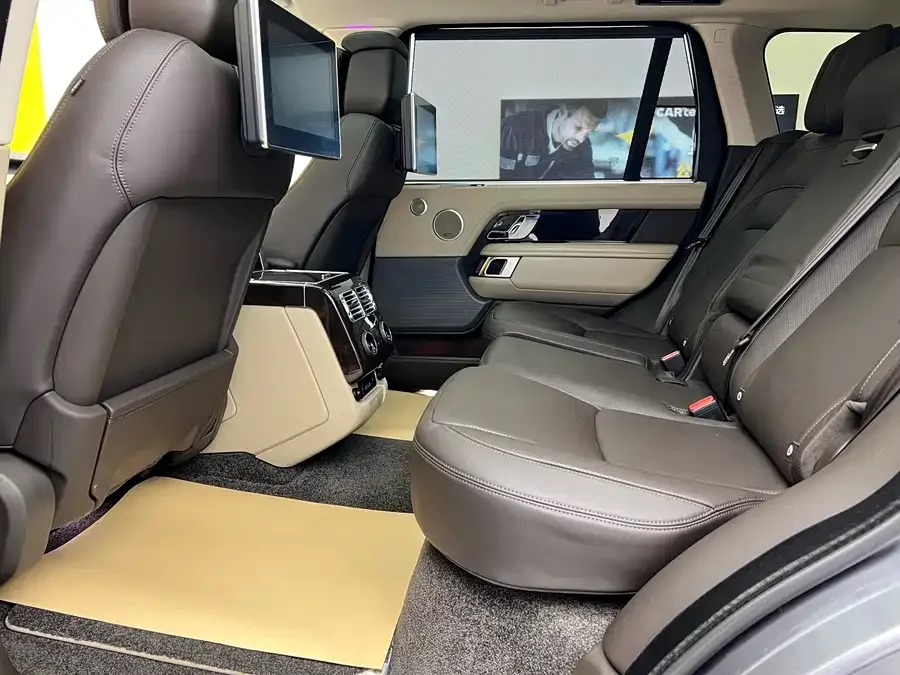 Land Rover Range Rover Range Rover 2022 3.0 L6 400PS Legendary Extended Classic Edition 2022 — миниатюра 3
