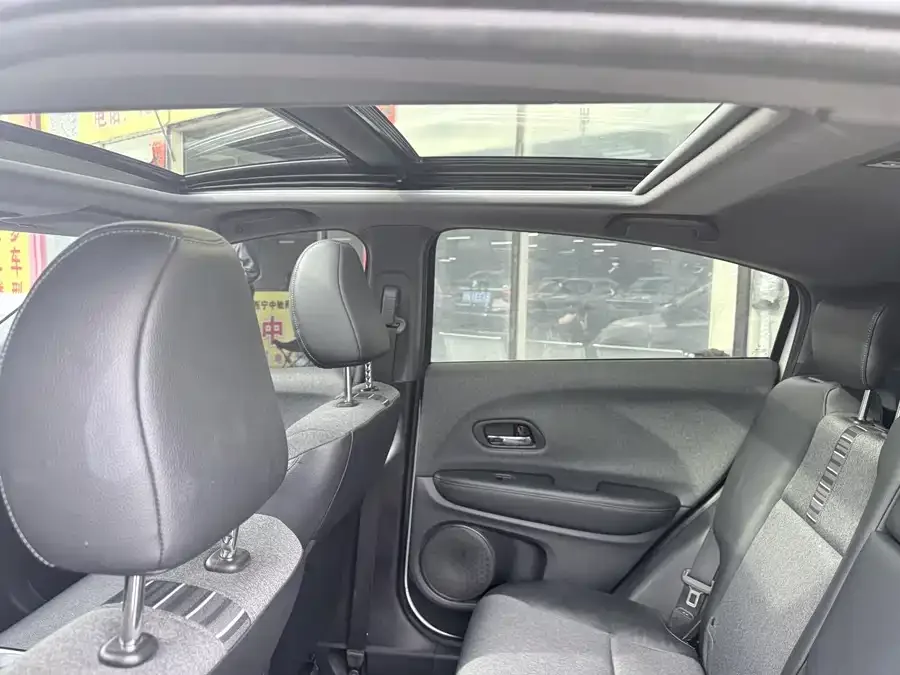 Honda WR-V 2021 1.5L CVT Comfort Edition 2022 — миниатюра 4