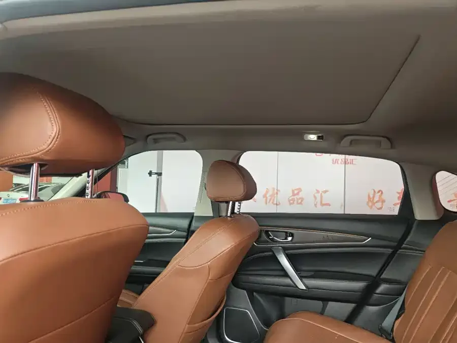 Honda Avancier 2020 Crown Road 370TURBO 2WD Luxury Edition 2022 — миниатюра 2