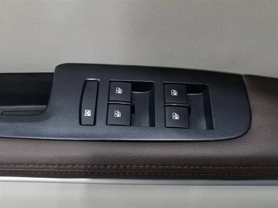 Buick GL8 2020 Land Business Class 652T Luxury Edition 2022 — миниатюра 3