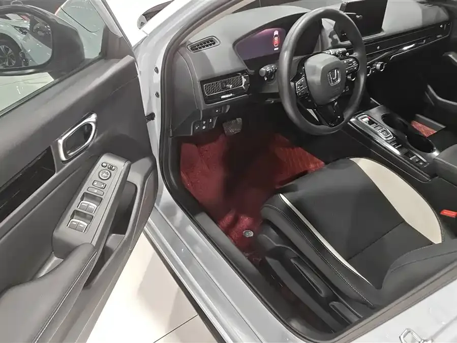 Honda CIVIC 2023 Civic HATCHBACK 2.0L e:HEV Extreme Edition 2023 — миниатюра 3