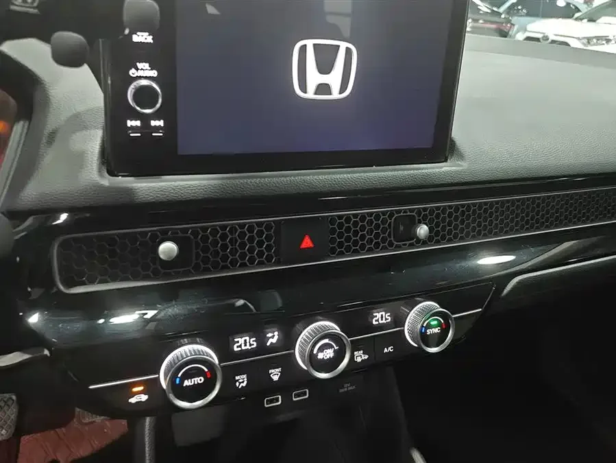 Honda CIVIC 2023 Civic HATCHBACK 2.0L e:HEV Extreme Edition 2023 — миниатюра 4