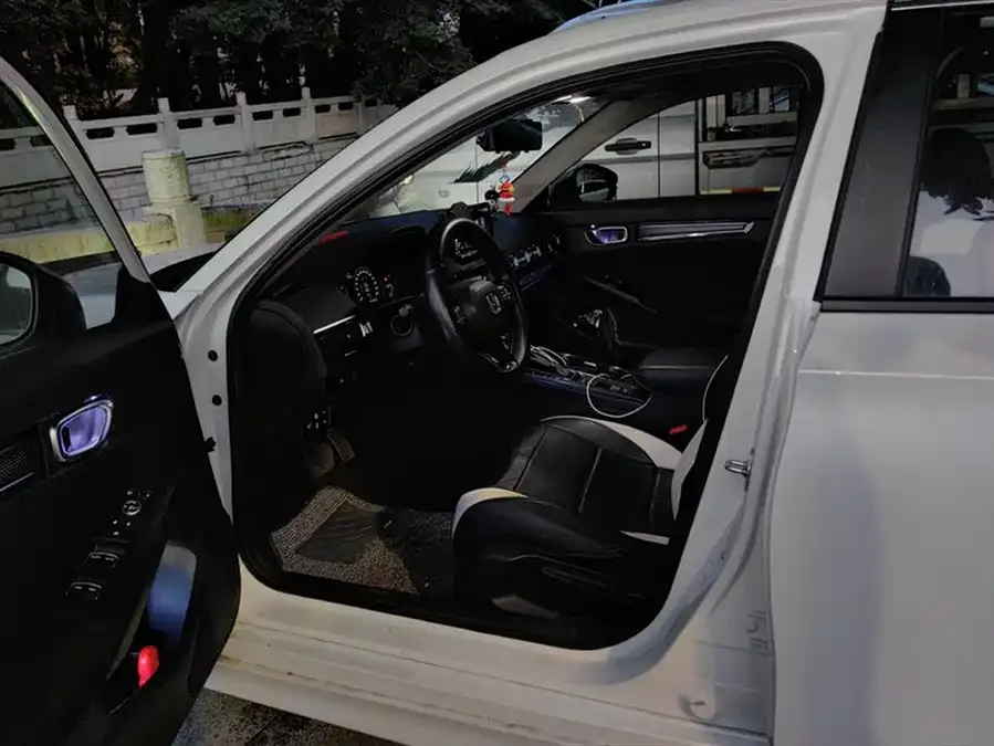 Honda CIVIC 2022 Civic 240TURBO CVT Dynamic Edition 2022 — миниатюра 3