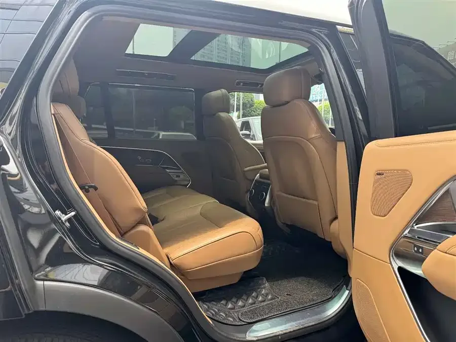 Land Rover Range Rover Range Rover 2024 3.0 L6 400PS Grand Extended Edition 7 Seaters 2024 — миниатюра 3