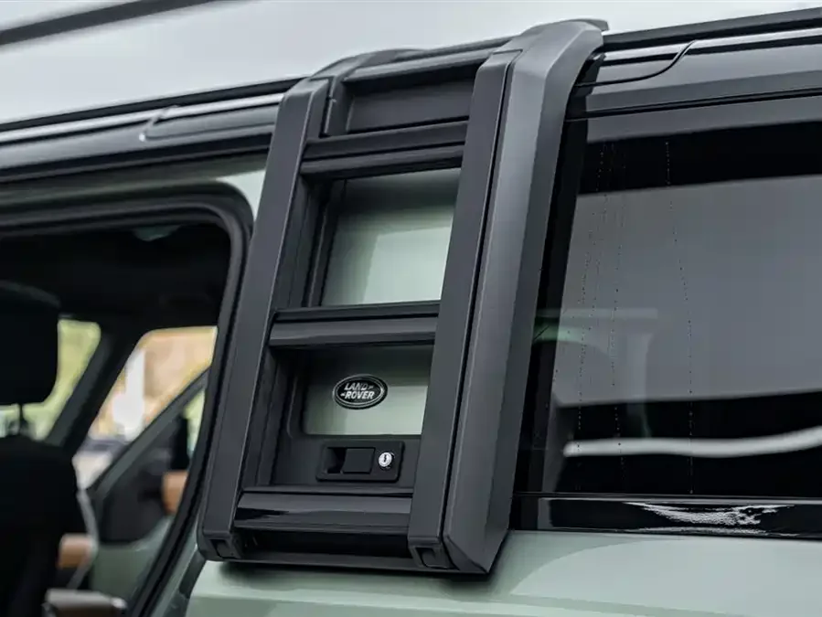 Land Rover guard Land Rover Defender 2023 facelift 110 3.0T P400 X-DYNAMIC HSE 2023 — миниатюра 4