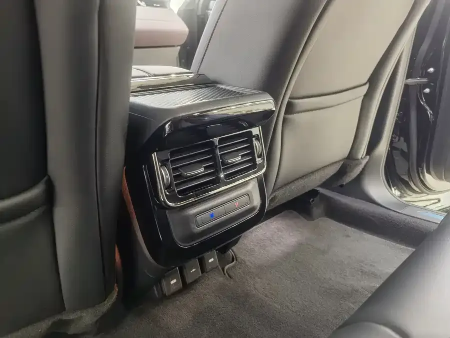 Land Rover Range Rover Aurora Range Rover Aurora 2023 Aurora L 249PS Luxury Edition 2023 — миниатюра 3