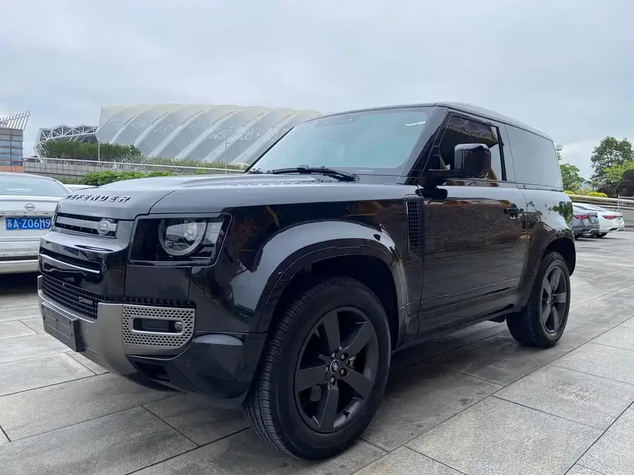 Land Rover guard 2023