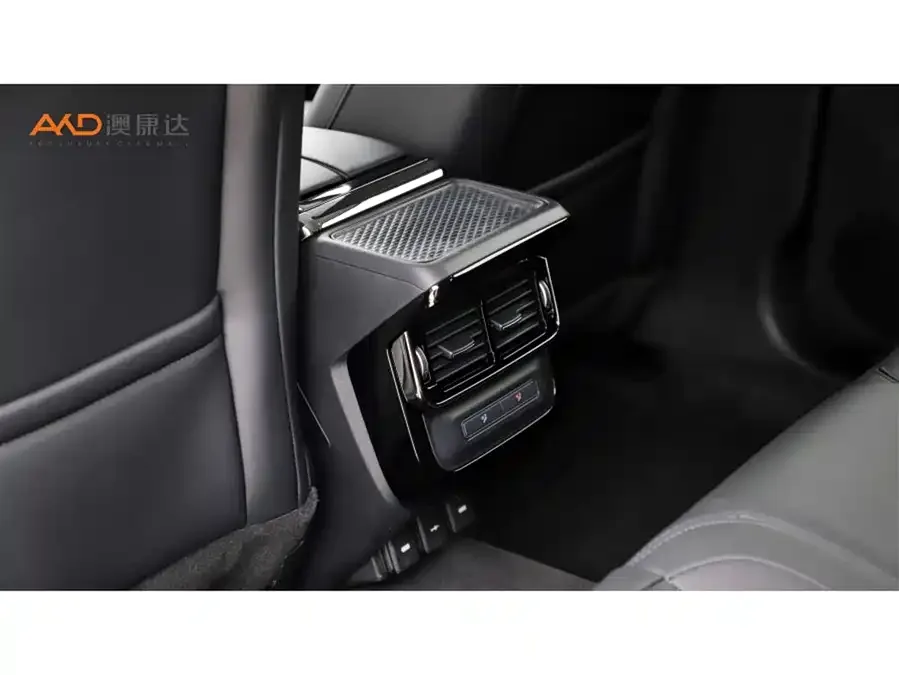 Land Rover Range Rover Aurora Range Rover Aurora 2023 Aurora L 249PS Luxury Edition 2024 — миниатюра 3