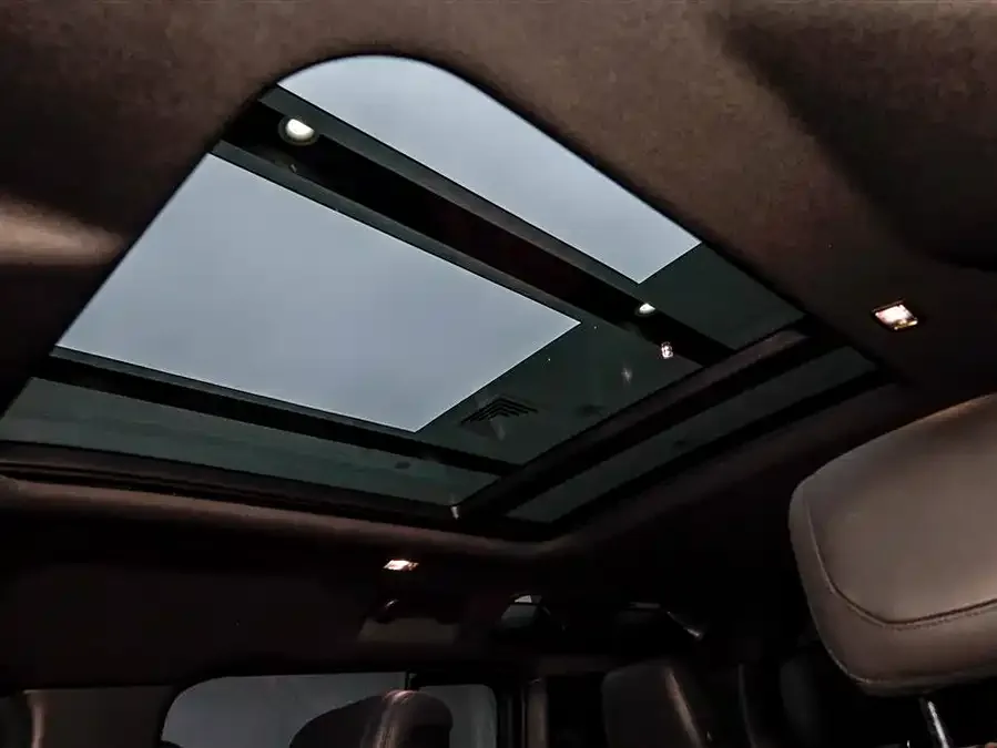 Land Rover guard Land Rover Defender 2024 110 3.0T P400 X-DYNAMIC HSE 2024 — миниатюра 5
