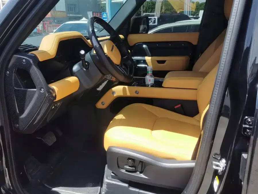 Land Rover guard 2025 Land Rover Defender 110 3.0T P400 X-Dynamic SE 2025 — миниатюра 3