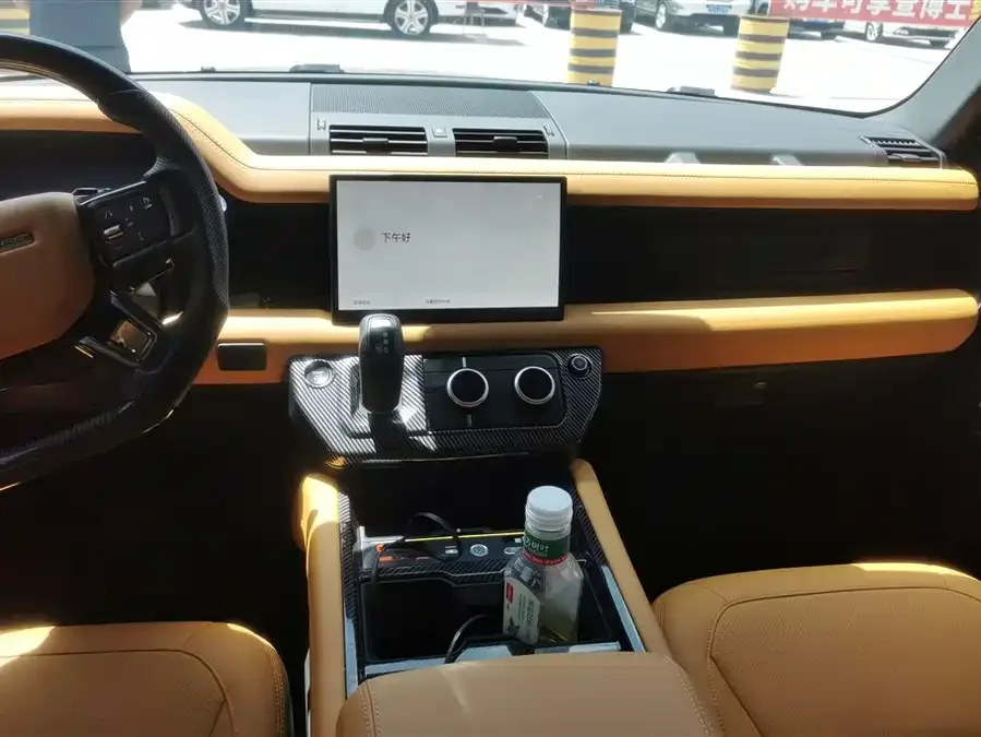 Land Rover guard 2025 Land Rover Defender 110 3.0T P400 X-Dynamic SE 2025 — миниатюра 4