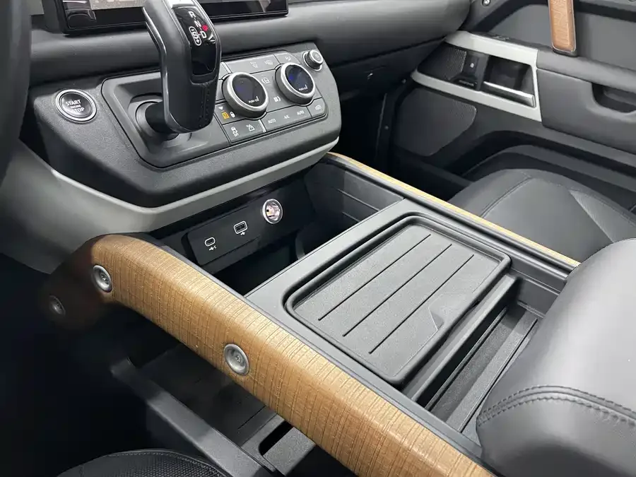 Land Rover guard Land Rover Defender 2022 110 P400 X-DYNAMIC HSE 2022 — миниатюра 4
