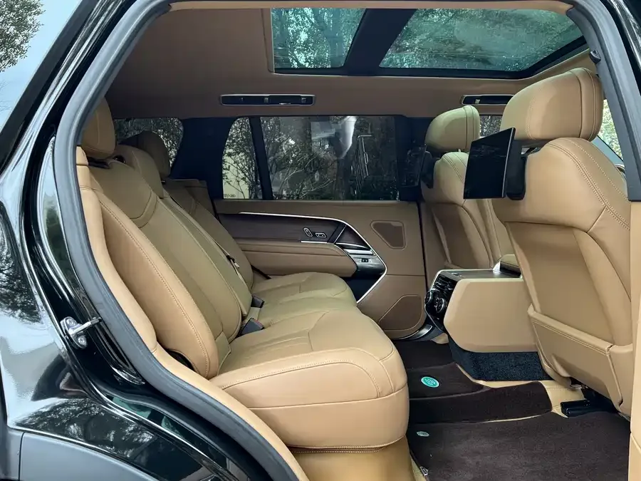 Land Rover Range Rover Range Rover 2024 3.0 L6 400PS Genesis Extended Edition 2024 — миниатюра 4