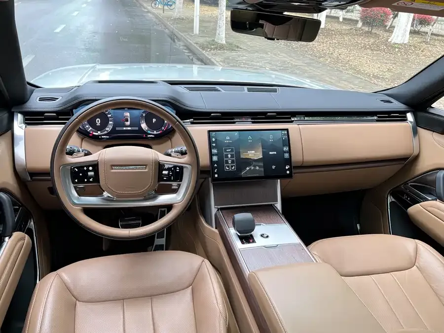 Land Rover Range Rover Range Rover 2024 3.0 L6 400PS Genesis Extended Edition 2024 — миниатюра 5