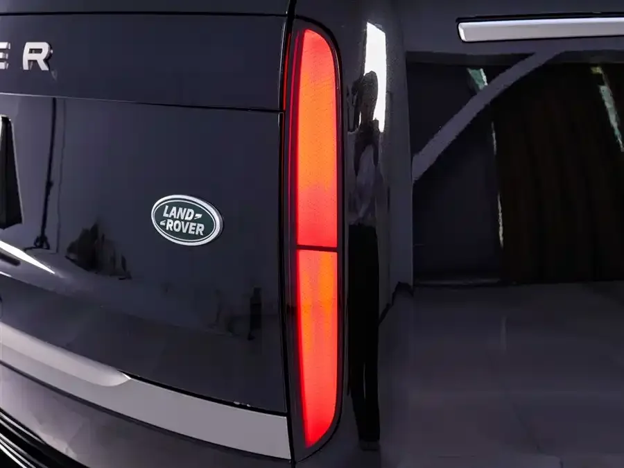 Land Rover Range Rover Range Rover 2025 3.0 L6 400PS Grand Edition 2025 — миниатюра 3