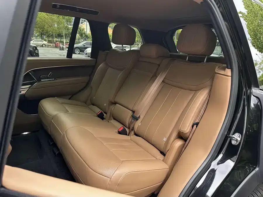 Land Rover Range Rover Range Rover 2024 3.0 L6 400PS Extended Edition 2024 — миниатюра 3