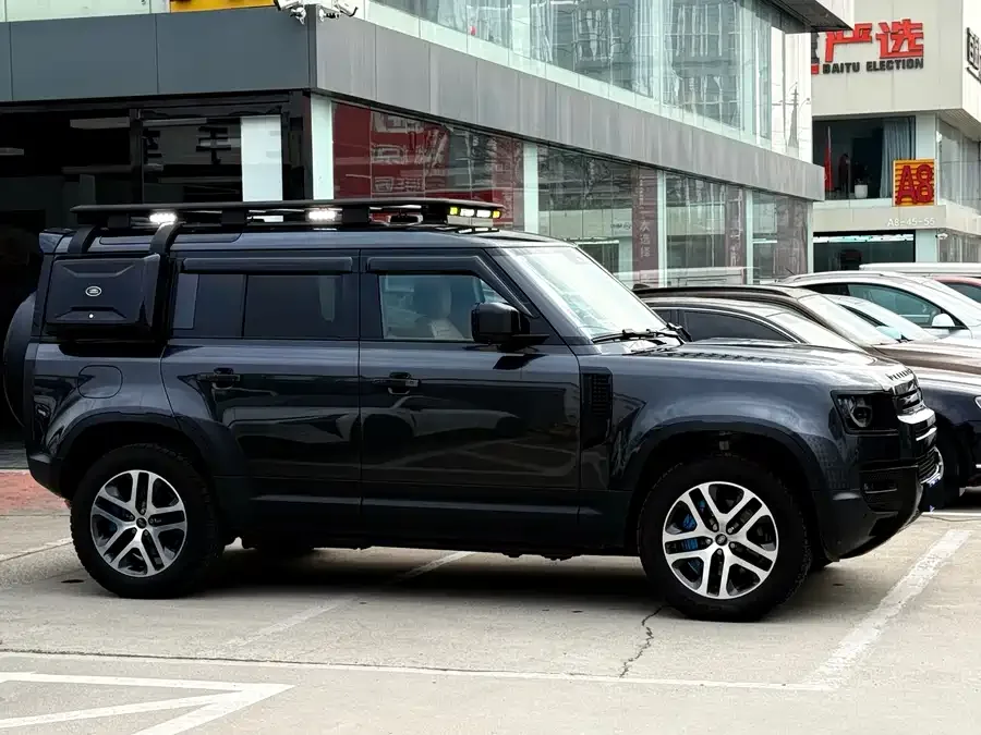 Land Rover guard Land Rover Defender 2024 110 3.0T P400 Dark Special Edition 2024 — миниатюра 2