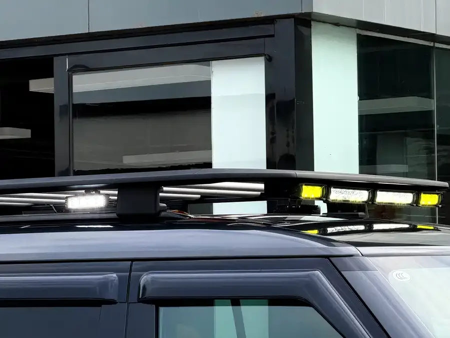 Land Rover guard Land Rover Defender 2024 110 3.0T P400 Dark Special Edition 2024 — миниатюра 5