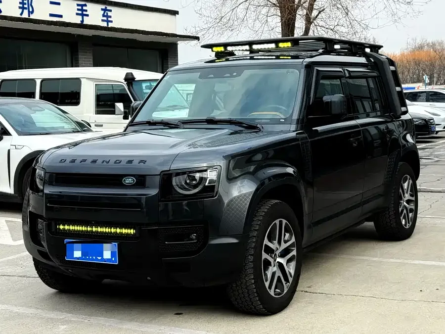 Land Rover guard 2024