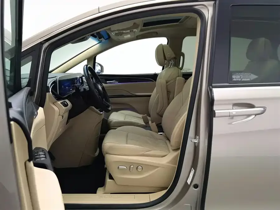Buick GL8 2023 ES Lu Zun Luxury Edition 2023 — миниатюра 3