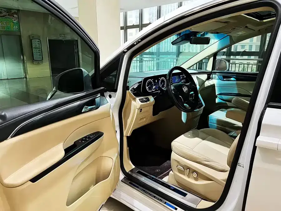 Buick GL8 2022 ES Lu Zun 653T Exclusive model 2022 — миниатюра 2