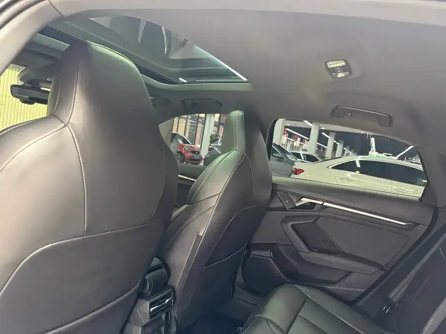Audi A3 2024 A3L Limousine 35 TFSI Fashion Sports 2025 — миниатюра 5
